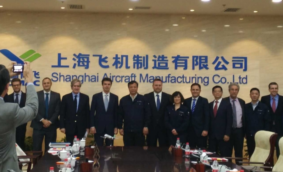 The Minister of Industry supports Carbures in China